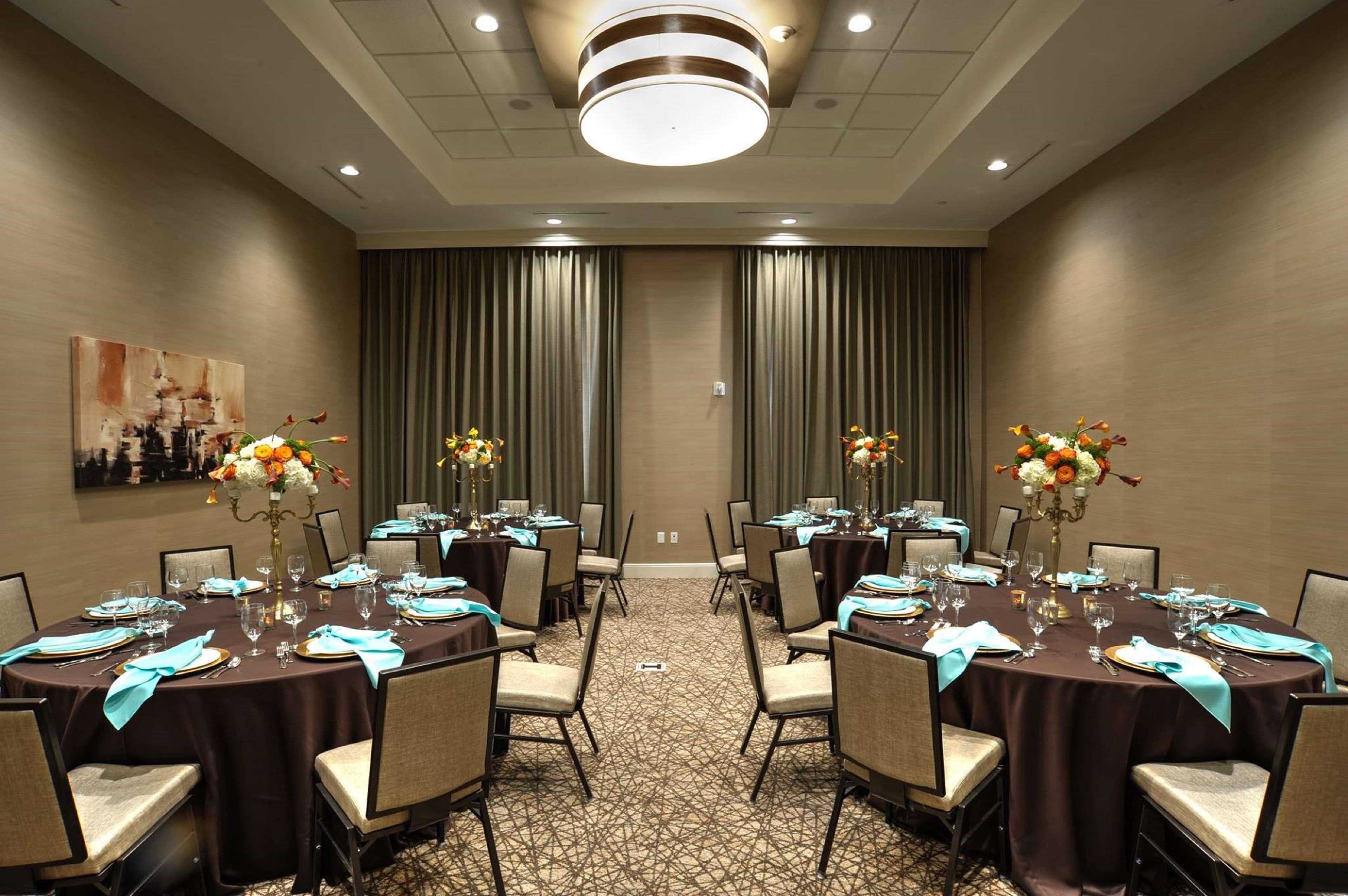 Embassy Suites Oklahoma City Downtown/Medical Center Экстерьер фото
