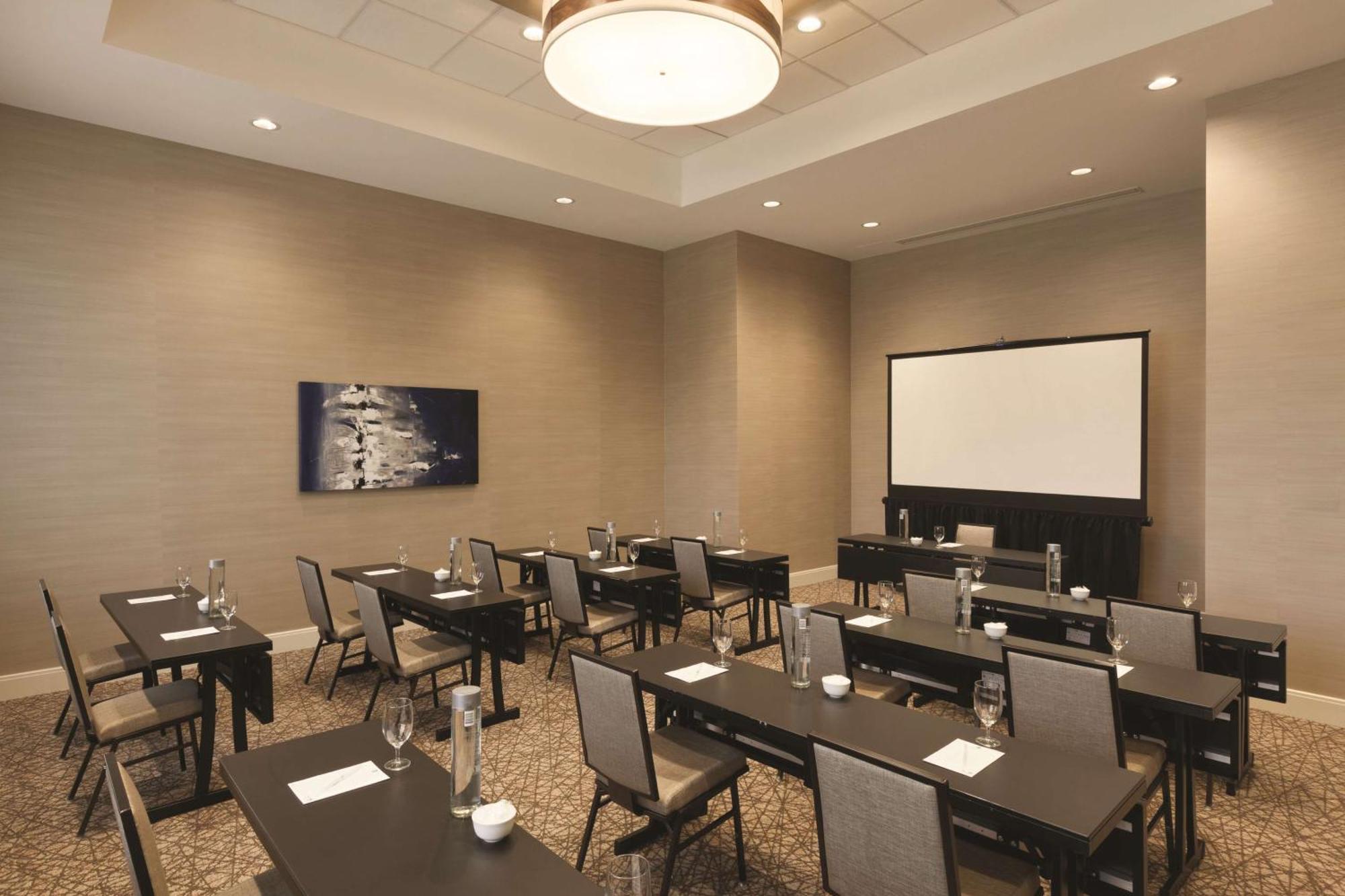 Embassy Suites Oklahoma City Downtown/Medical Center Экстерьер фото